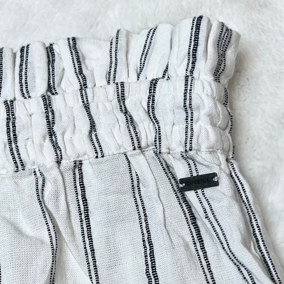 Oneill Womens Canter Striped Paperbag Shorts Size Small White Beach Pull on - Picture 9 of 9